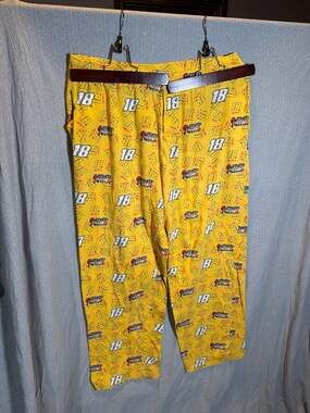Vintage NASCAR M&M's Racing #18 Kyle Busch  Print Pajama Pants XL